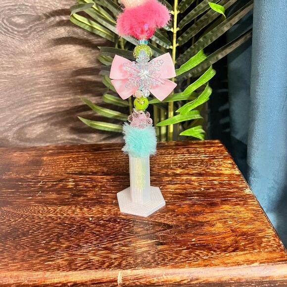 Christmas Hand-Made Custom Extended Beaded Pen. Grinch Theme. Rhinestone. Cute! - Picture 7 of 9